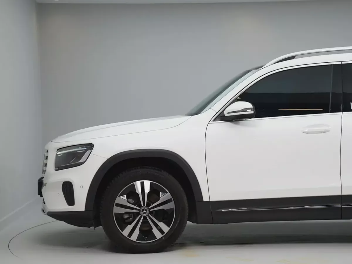 2023 Mercedes-Benz GLB 200 - LOW MILEAGE | PERFECT CONDITION-2-2