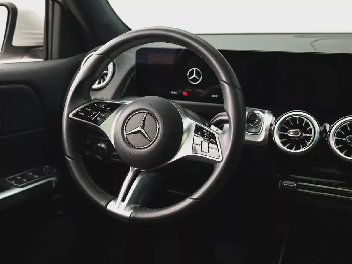 2023 Mercedes-Benz GLB 200 - LOW MILEAGE | PERFECT CONDITION-7-7