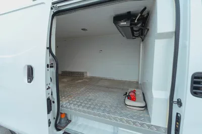 Nissan Urvan | Automatic | Standard Roof Chiller Van | GCC Specs | Ref#N45369-9