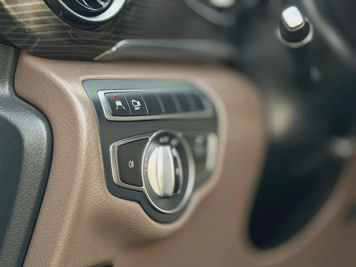 2020 Mercedes-Benz V-Class V 250 GCC Specs