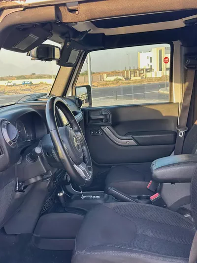 Jeep Wrangler Sahara 2017 American Specs - Off-Road Ready-5