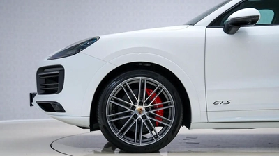 UAEs Very Best Example | 2 Years Free Servicing | AED 5,900 Per Month-10