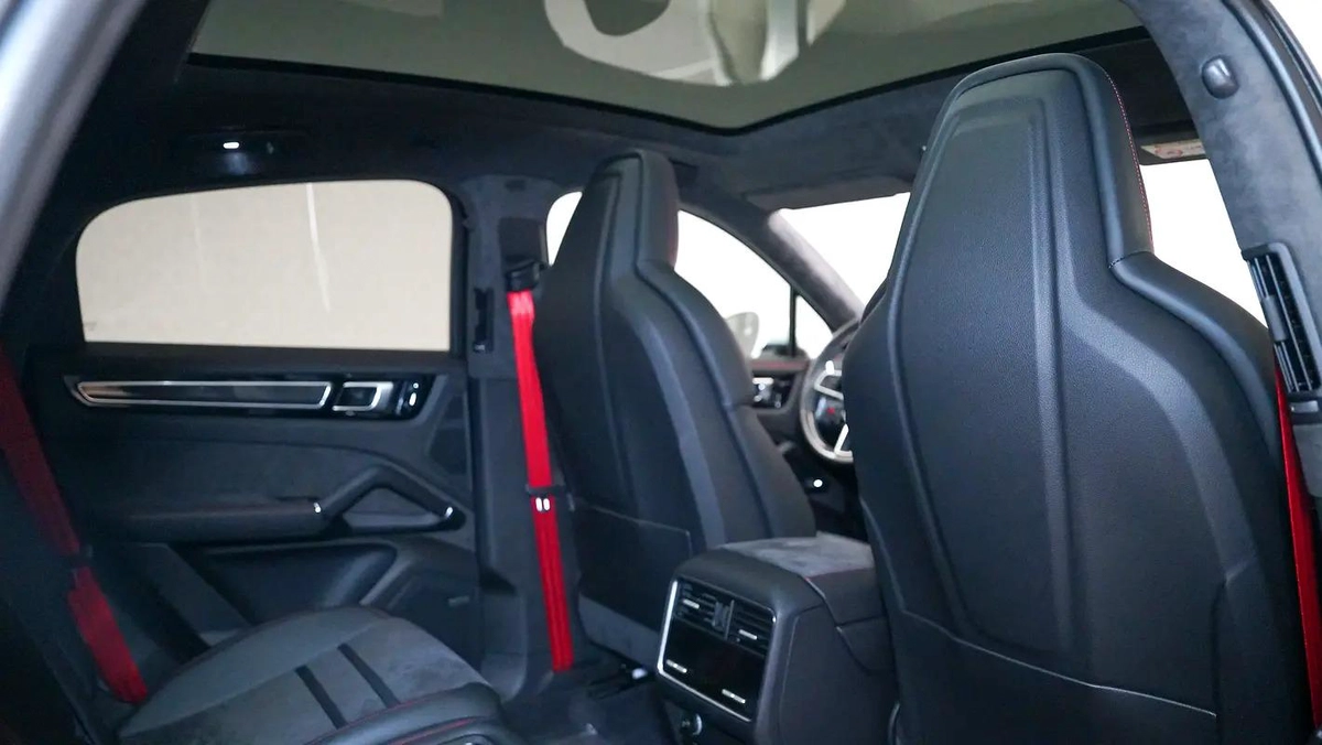 UAEs Very Best Example | 2 Years Free Servicing | AED 5,900 Per Month-13-13