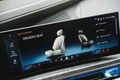 2025 BMW 740i MASTER CLASS | GCC | 16,342 KM | 5 YEARS WARRANTY | BROOKLYN GREY | AED 375,000/--9