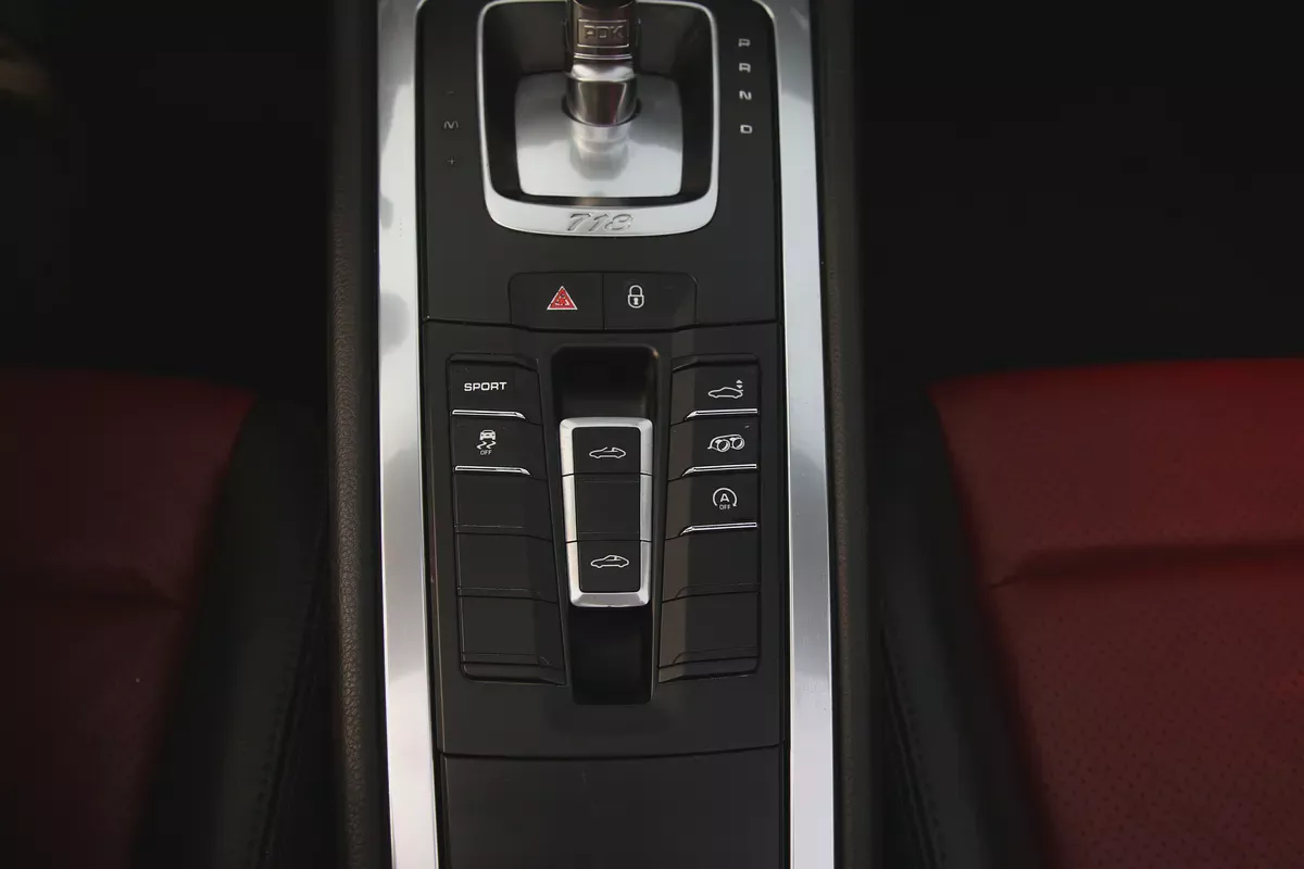 PORSCHE 718 SPYDER 2019 - GCC - FULLY LOADED AMAZING CONDITION-18-18