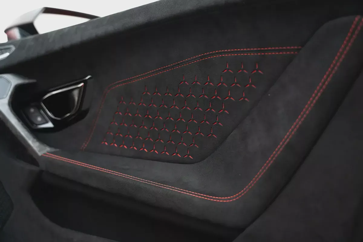 2019 LAMBORGHINI HURACAN PERFORMANTE SPYDER WITH WARRANTY AND SERVICE CONTRACT-13-13