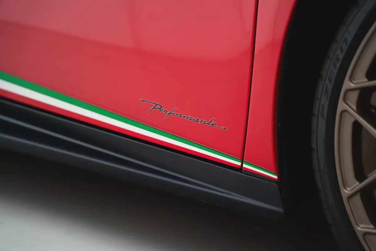 2019 LAMBORGHINI HURACAN PERFORMANTE SPYDER WITH WARRANTY AND SERVICE CONTRACT-16-16