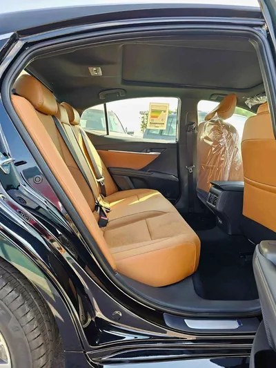 Toyota Camry GLE TOYOTA CAMRY GLE || RADAR | LEATHER + ELECTRIC SEAT | DUAL AC | 1 CAM PANORAIC ROOF | PETROL AT 2.5L-15