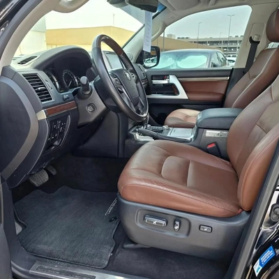Toyota Land Cruiser TOYOTA LANDCRUISER VXR V8 5.7-6