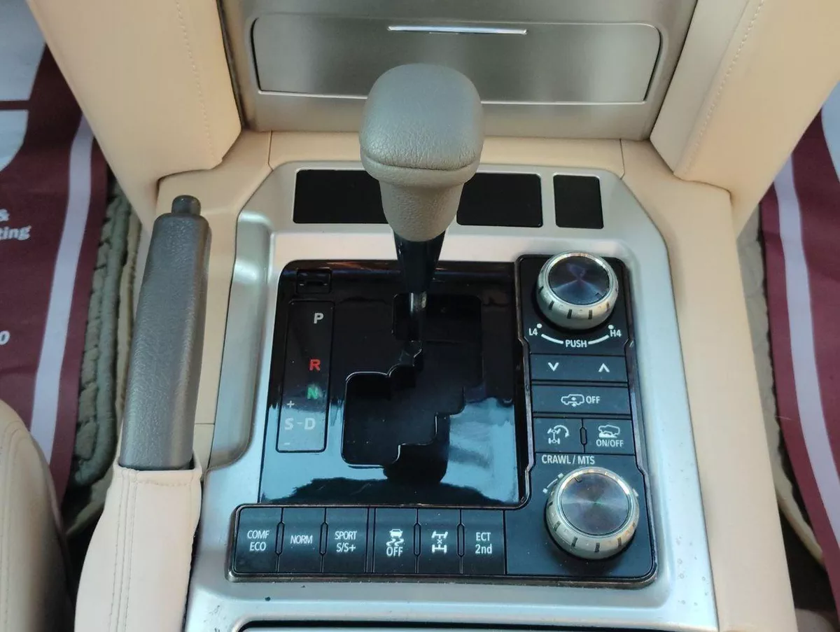 Toyota Land Cruiser GXR-15-0