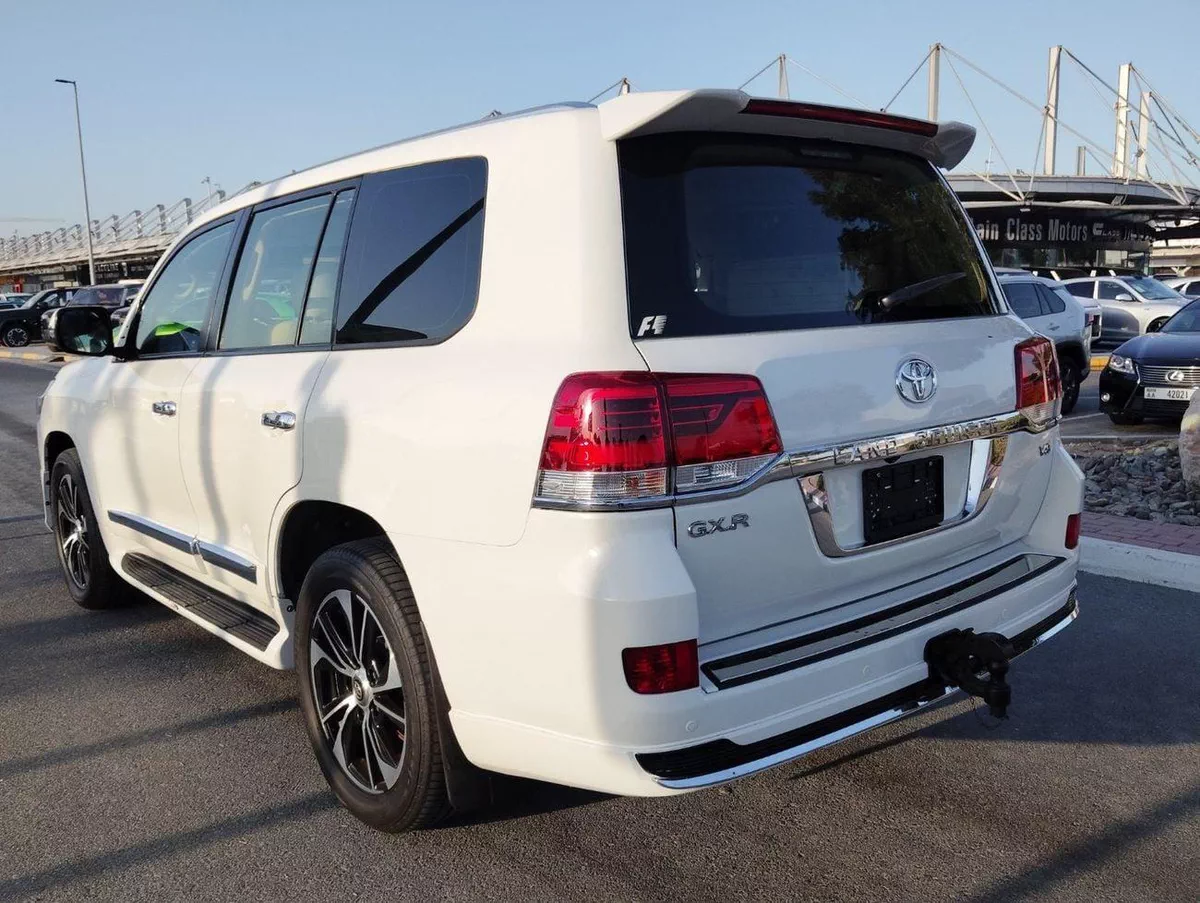 Toyota Land Cruiser GXR-1-0