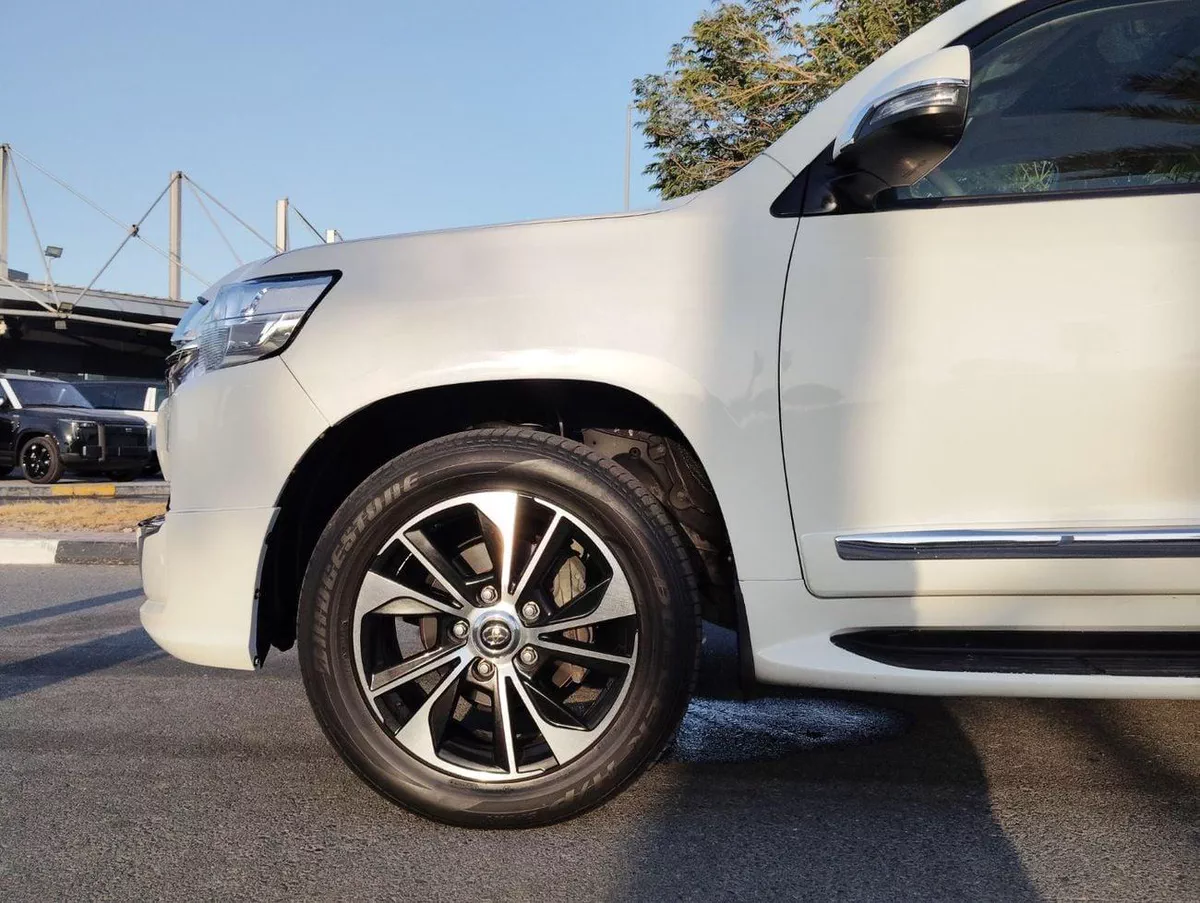 Toyota Land Cruiser GXR-2-0