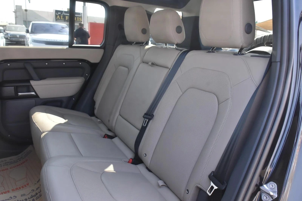 LAND ROVER DEFENDER SE V8 2024 | BLACK-7-7