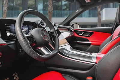 4,407 P.M |  GLC 200 Premium Plus | 0% Downpayment | 2030 WARRANTY!-8