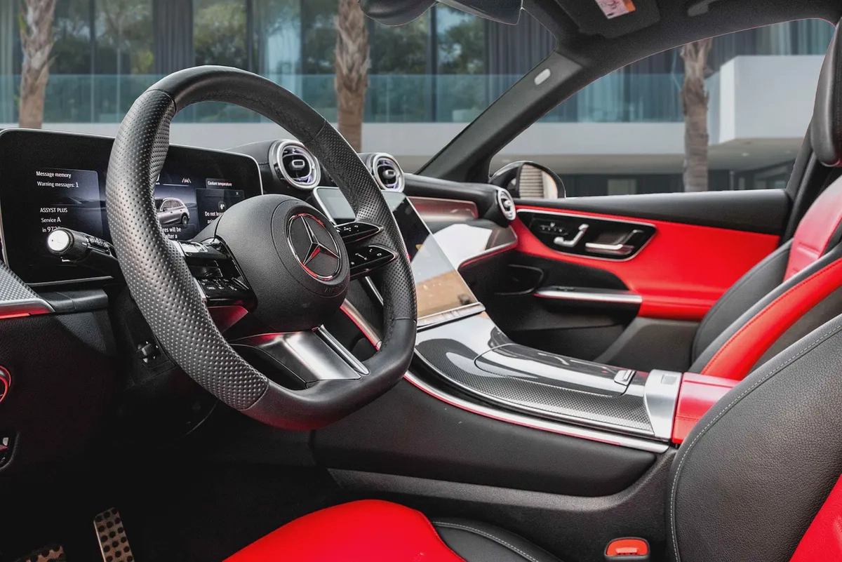 4,407 P.M |  GLC 200 Premium Plus | 0% Downpayment | 2030 WARRANTY!-8-8