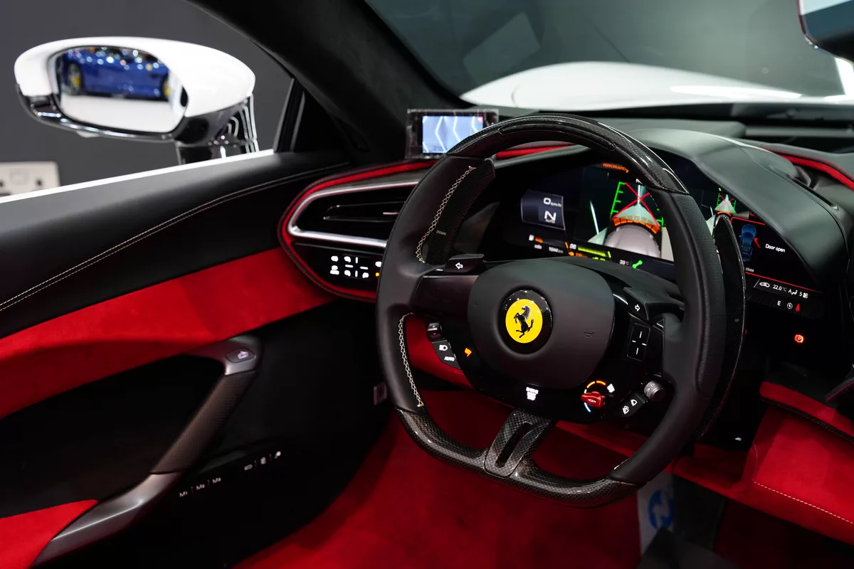 Ferrari 296 GTS 2024-4-4