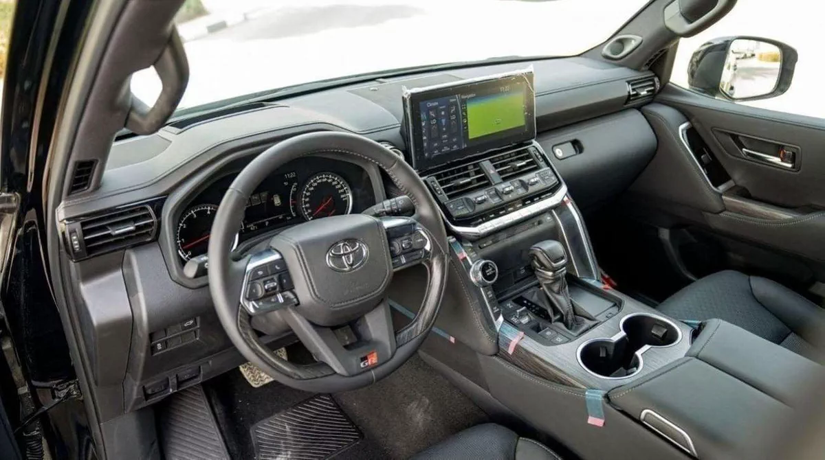 Toyota Land Cruiser GR SPORT GR-S LC300 GR SPORT 3.3D AT MY2024 – BLACK-7-0