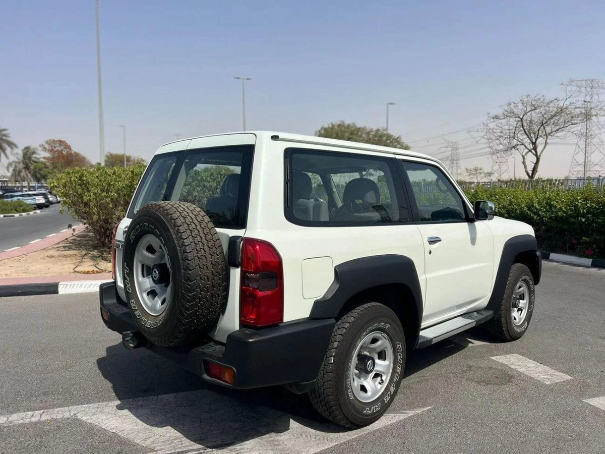 Nissan Patrol GL 4.8L M/T-2-2