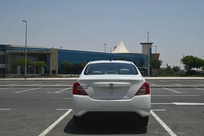 0% DP - APPLE CARPLAY - NISSAN SUNNY SV - GCC SPECS-3