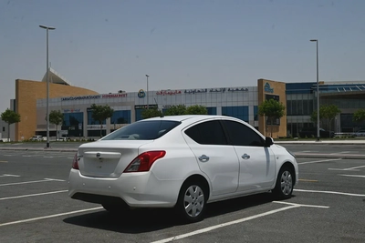 0% DP - APPLE CARPLAY - NISSAN SUNNY SV - GCC SPECS-6