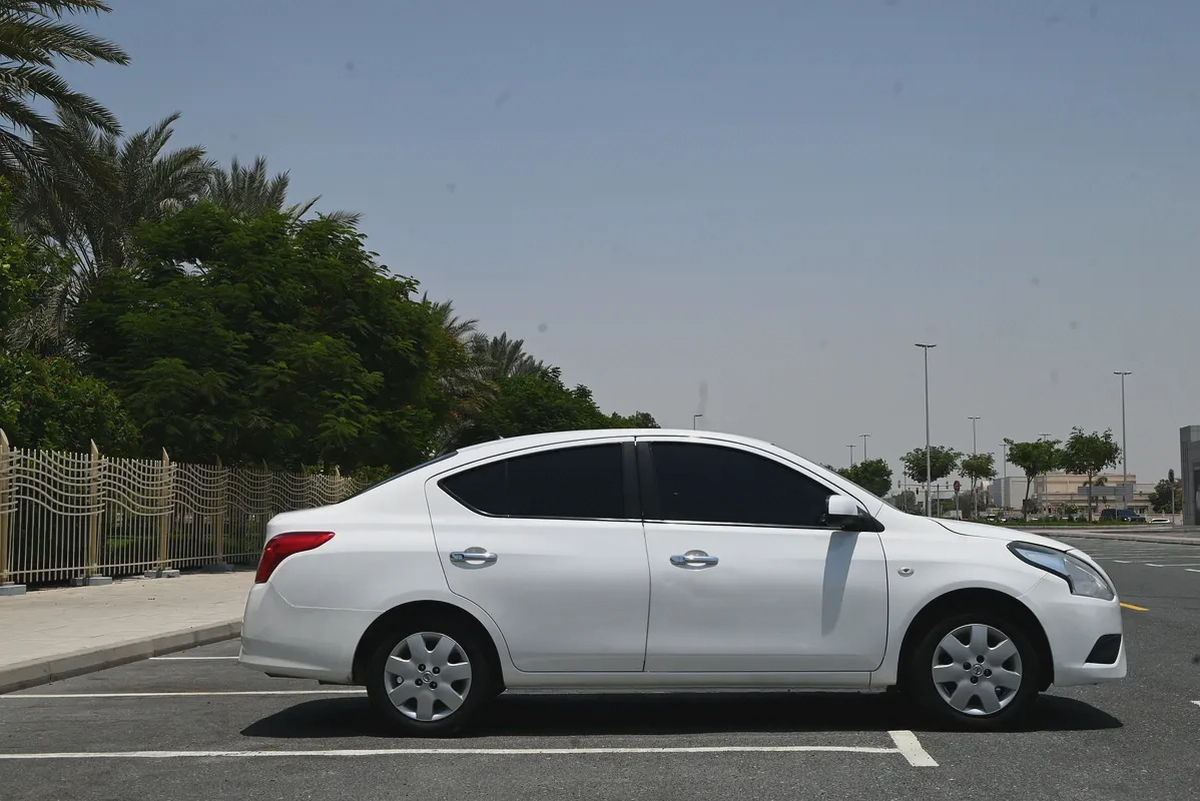 0% DP - APPLE CARPLAY - NISSAN SUNNY SV - GCC SPECS-5-5