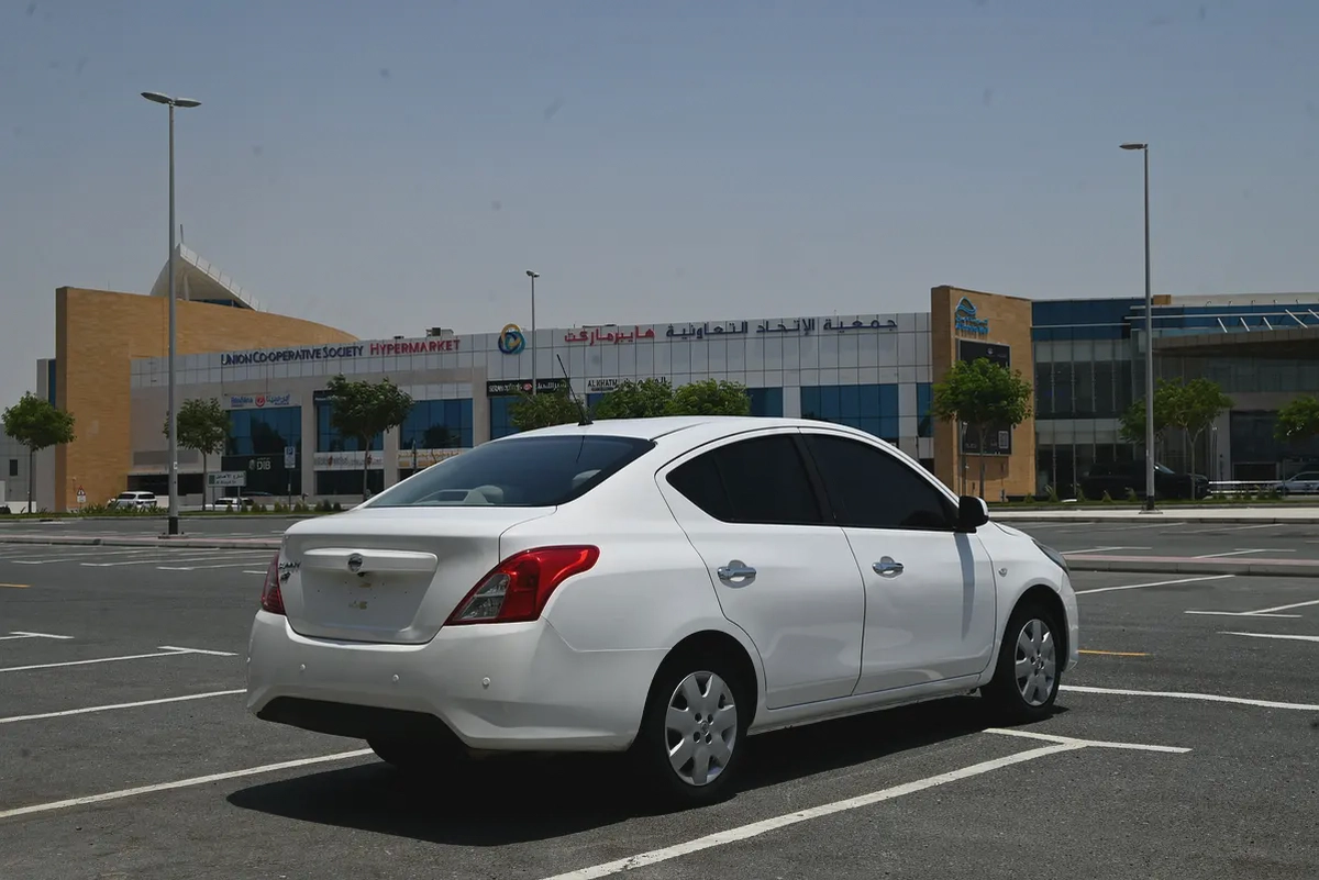 0% DP - APPLE CARPLAY - NISSAN SUNNY SV - GCC SPECS-6-6