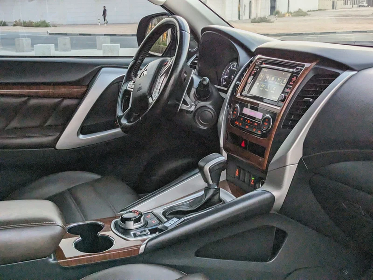 MITSUBISHI MONTERO SPORT 2019 GLS 4WD FULL OPTION GCC ACCIDENT FREE IN EXCELLENT CONDITION-7-7
