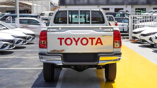 2026 Toyota Hilux Double Cab GLX 2.4L DIESEL - GCC Specs - Brand New!