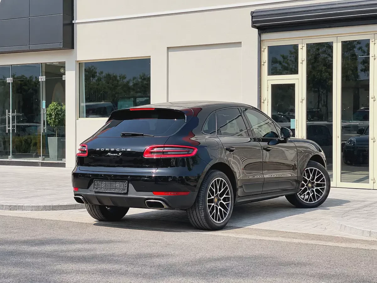 AED 1,740 | PORSCHE MACAN | S | FULL ORIGINAL PAINT | GCC SPECS | 0% DOWNPAYMENT-4-4