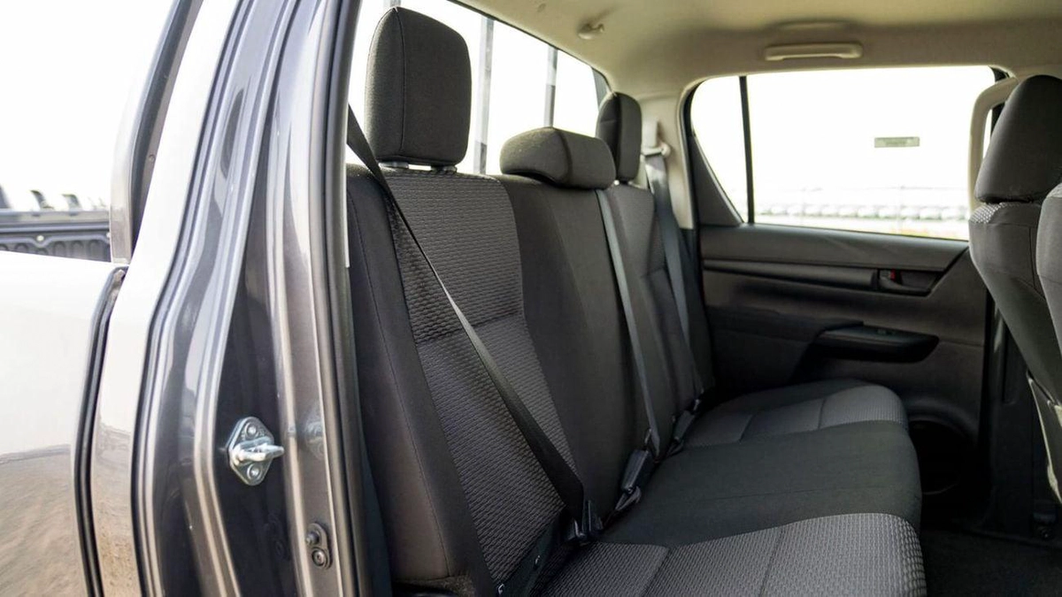 Toyota Hilux HILUX DC  2.7L AT MED OPTION 2026-11-0