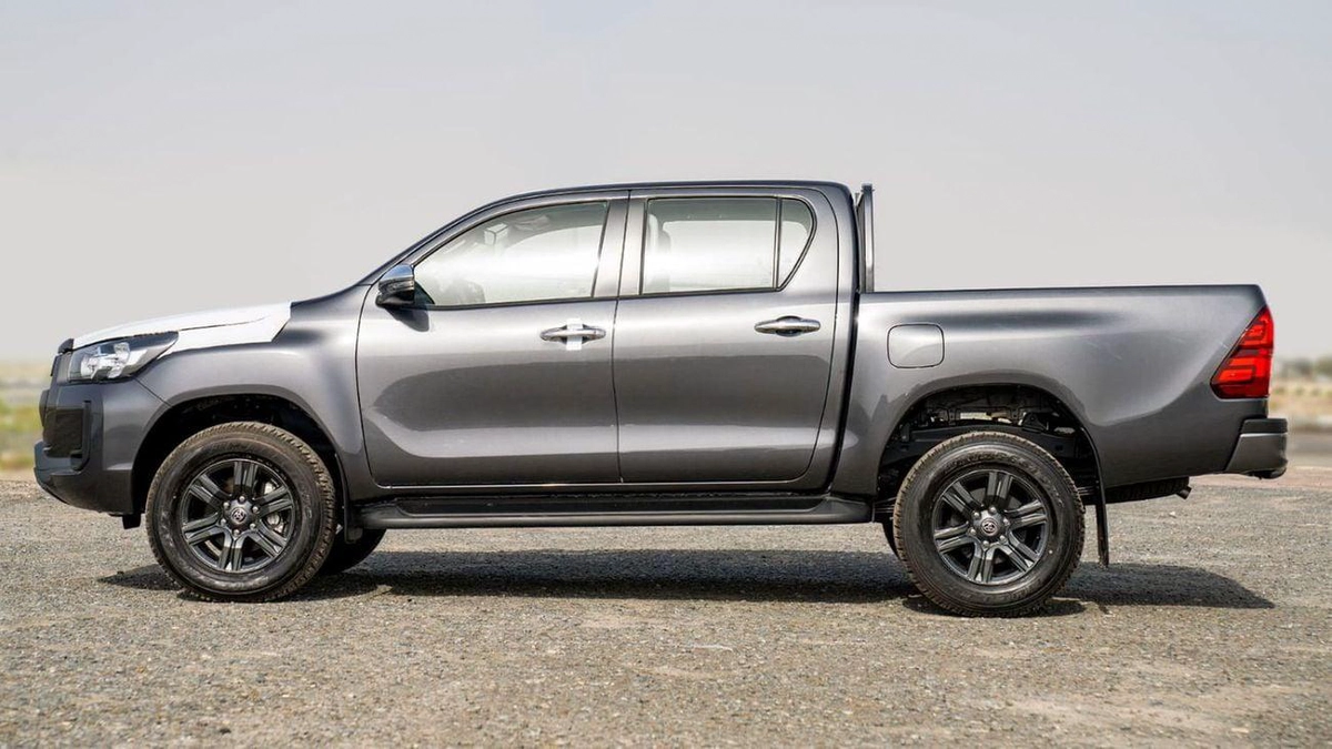 Toyota Hilux HILUX DC  2.7L AT MED OPTION 2026-3-0