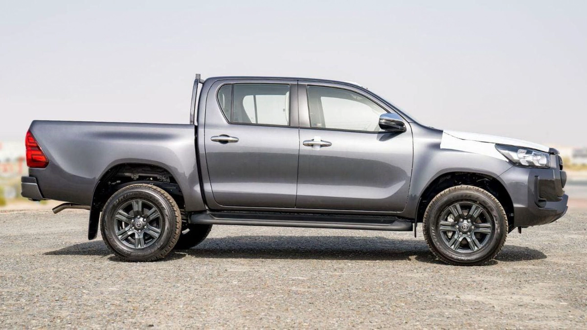 Toyota Hilux HILUX DC  2.7L AT MED OPTION 2026-4-0