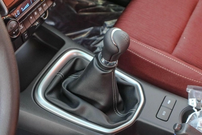 Toyota Hilux GL Toyota Hilux (TGN121) 2.7L pick up 2026 RWD manual push start-10