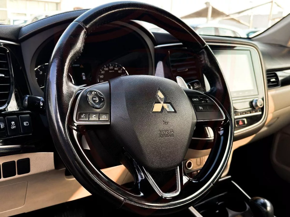 Mitsubishi Outlander GLX HIGHLINE LEATHER Mitsubishi Outlander | 2.5 L | 2020 | GCC | Accident-Free | In Excellent Condition | 655 P.M-13-0