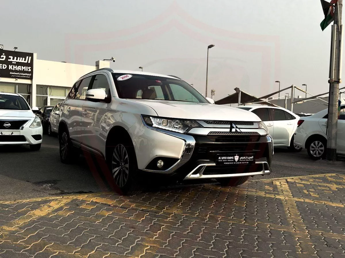 Mitsubishi Outlander GLX HIGHLINE LEATHER Mitsubishi Outlander | 2.5 L | 2020 | GCC | Accident-Free |  In Excellent Condition | 655 P.M