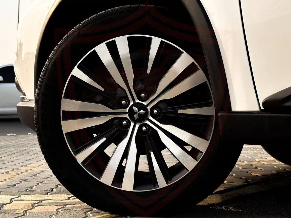Mitsubishi Outlander GLX HIGHLINE LEATHER Mitsubishi Outlander | 2.5 L | 2020 | GCC | Accident-Free | In Excellent Condition | 655 P.M-3-0