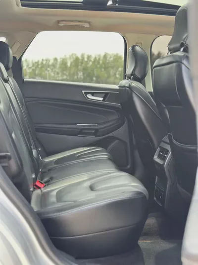 | 2.0L Turbo | Ford Edge Titanium | 2018 | CLEAN CAR | 164,000 km | Silver / Black-15