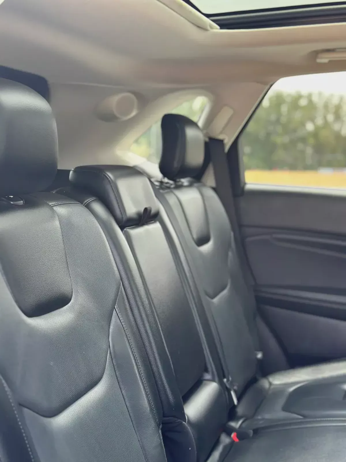 | 2.0L Turbo | Ford Edge Titanium | 2018 | CLEAN CAR | 164,000 km | Silver / Black-16-16