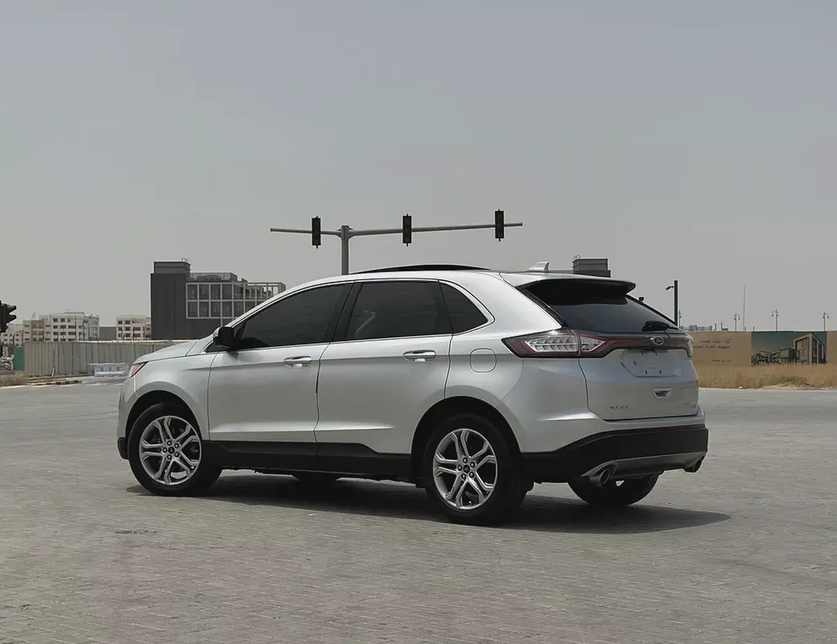 | 2.0L Turbo | Ford Edge Titanium | 2018 | CLEAN CAR | 164,000 km | Silver / Black-1-1