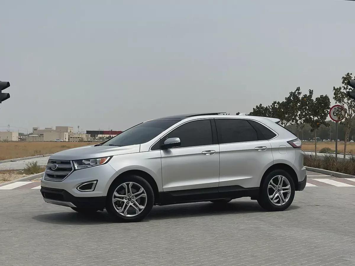 | 2.0L Turbo | Ford Edge Titanium | 2018 | CLEAN CAR | 164,000 km | Silver / Black-4-4