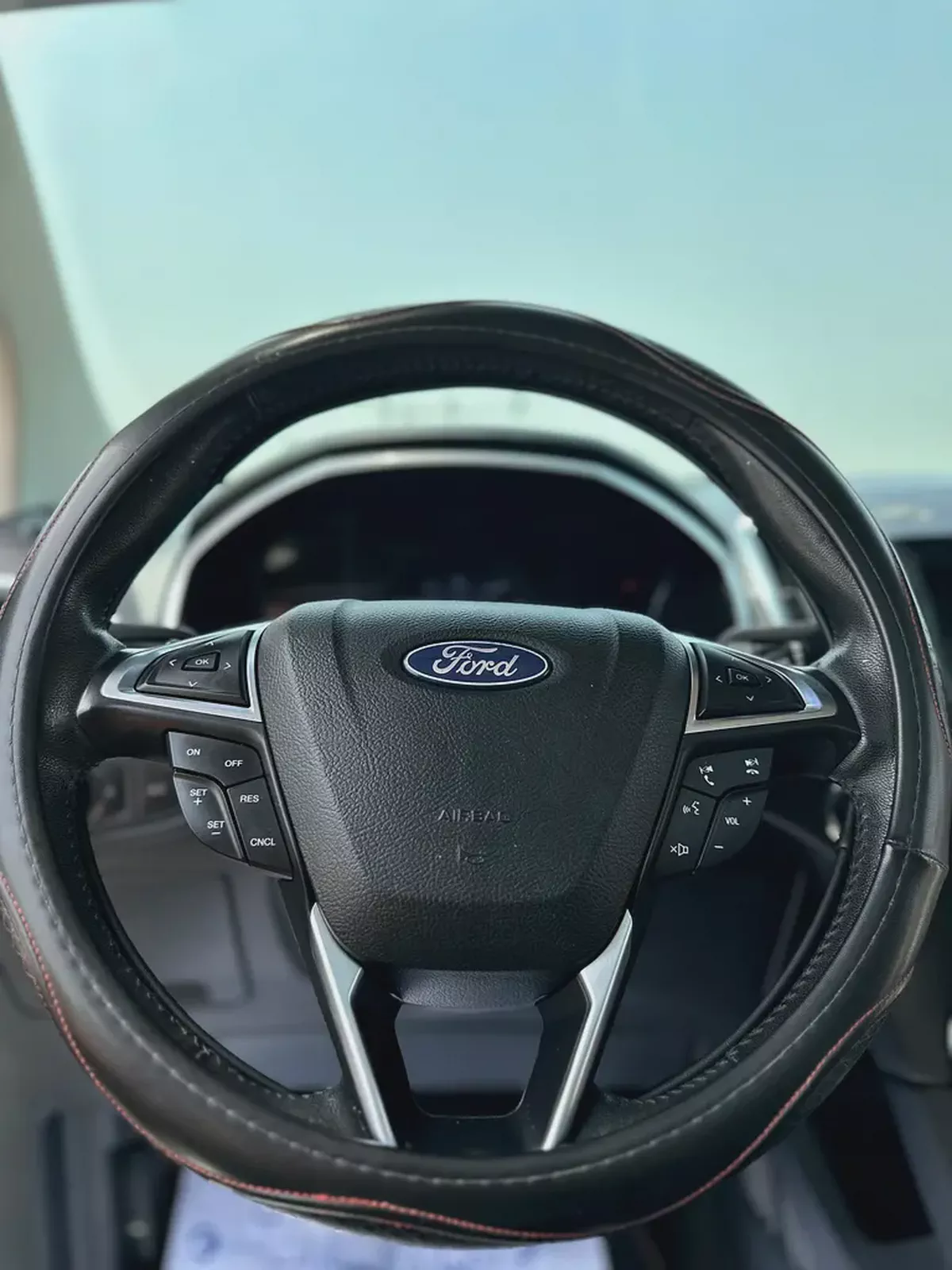| 2.0L Turbo | Ford Edge Titanium | 2018 | CLEAN CAR | 164,000 km | Silver / Black-7-7