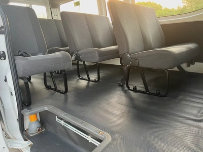 Nissan urvan 2022 very good condition-5