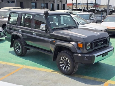 Toyota Land Cruiser 70 LX V6 4.0-0