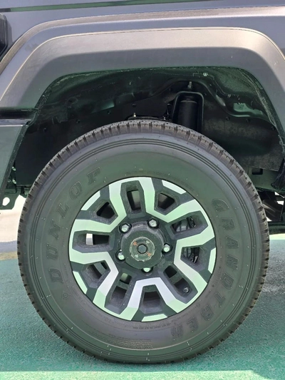 Toyota Land Cruiser 70 LX V6 4.0-7
