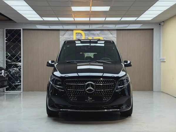 2025 Mercedes-Benz V-Class V 300 - Brand New - Chinese Specs