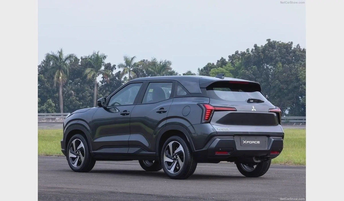Mitsubishi XFORCE H-LINE 1.5L SUV FWD 5Doors-4-4