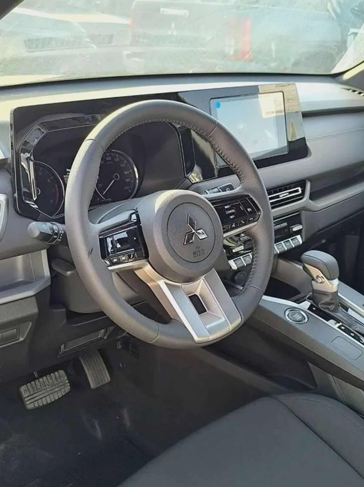 Mitsubishi XFORCE H-LINE 1.5L SUV FWD 5Doors-6-6