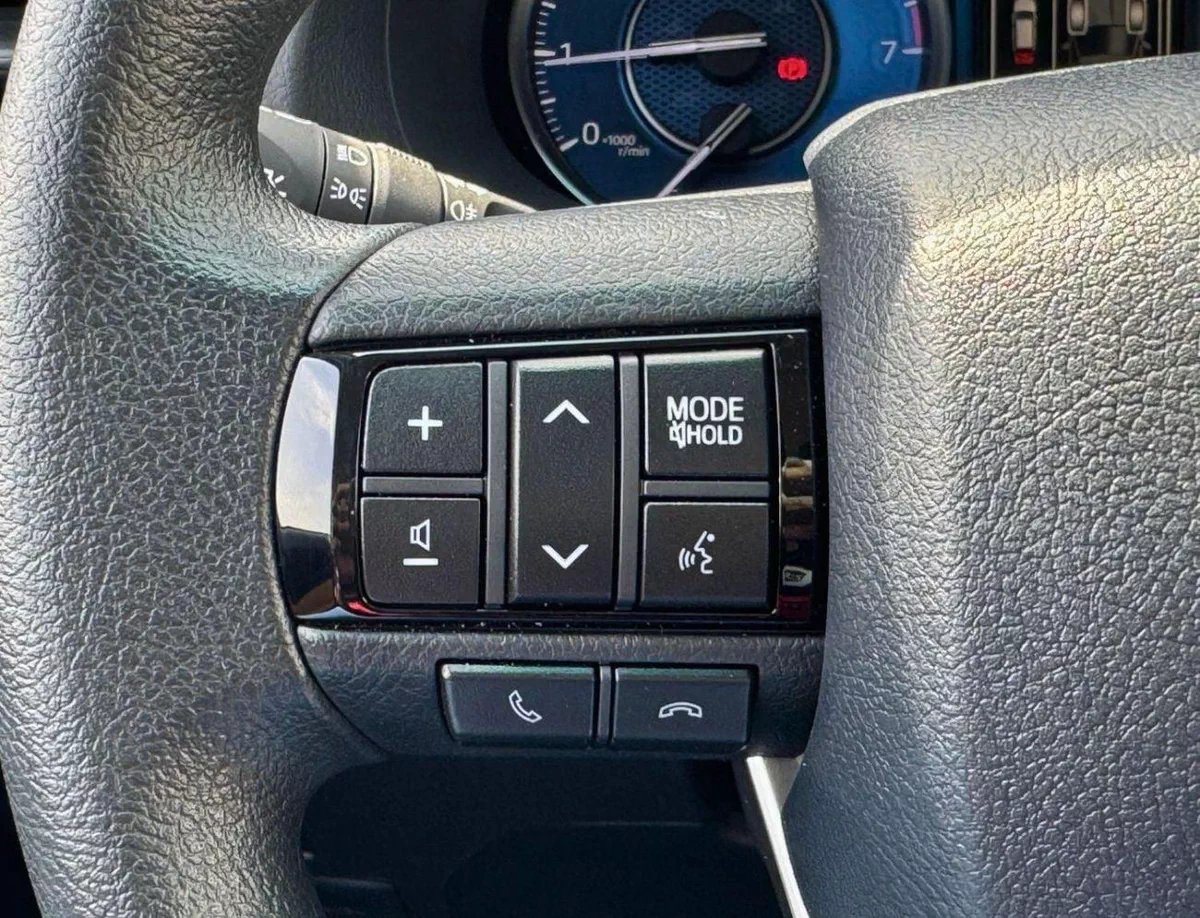 Toyota Fortuner EXR TOYOTA FORTUNER EXR || 2.7L PETROL V4 / FABRIC SEATS / MANUAL AC (CODE # FPMB)-17-0