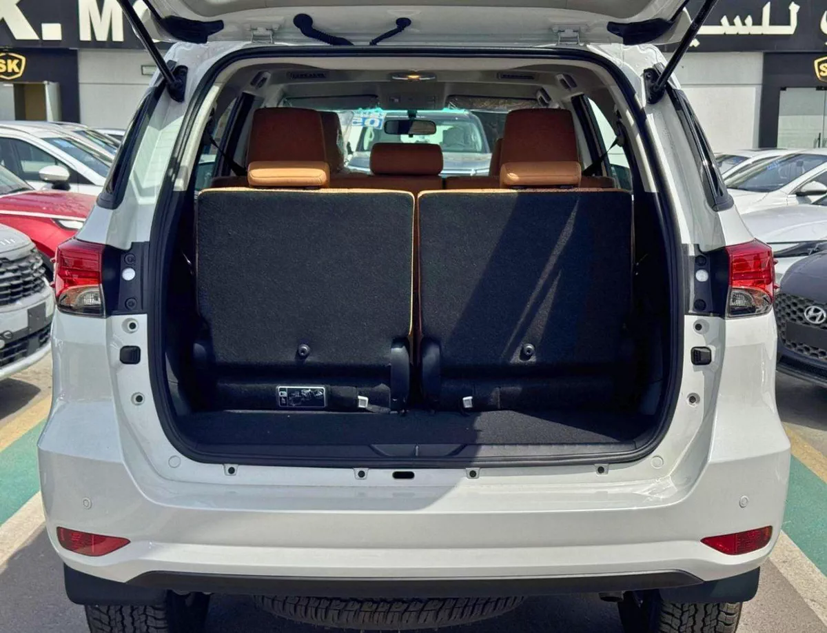 Toyota Fortuner EXR TOYOTA FORTUNER EXR || 2.7L PETROL V4 / FABRIC SEATS / MANUAL AC (CODE # FPMB)-3-0