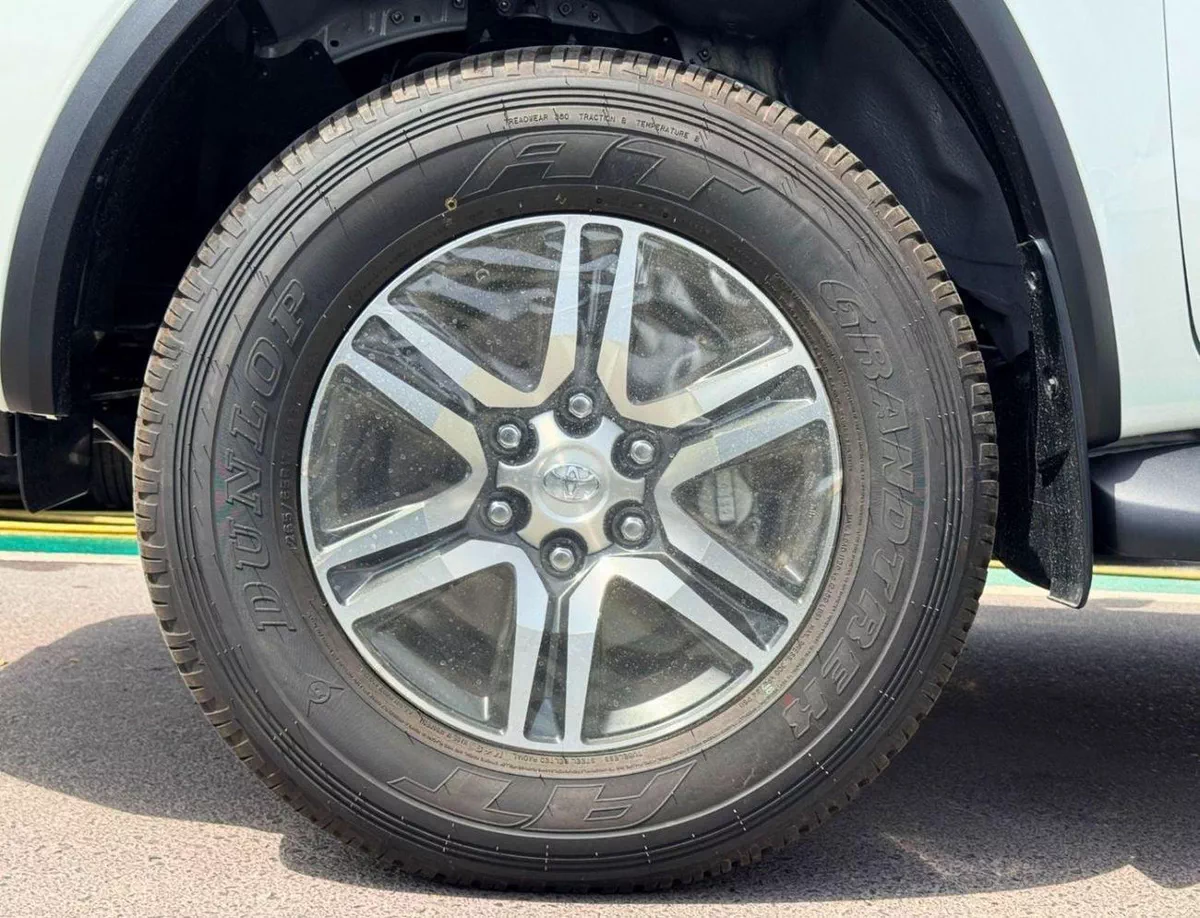Toyota Fortuner EXR TOYOTA FORTUNER EXR || 2.7L PETROL V4 / FABRIC SEATS / MANUAL AC (CODE # FPMB)-8-0